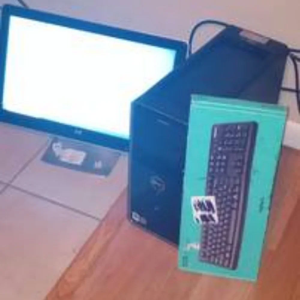 Desktop Dell Computer - Picture 2 of 3